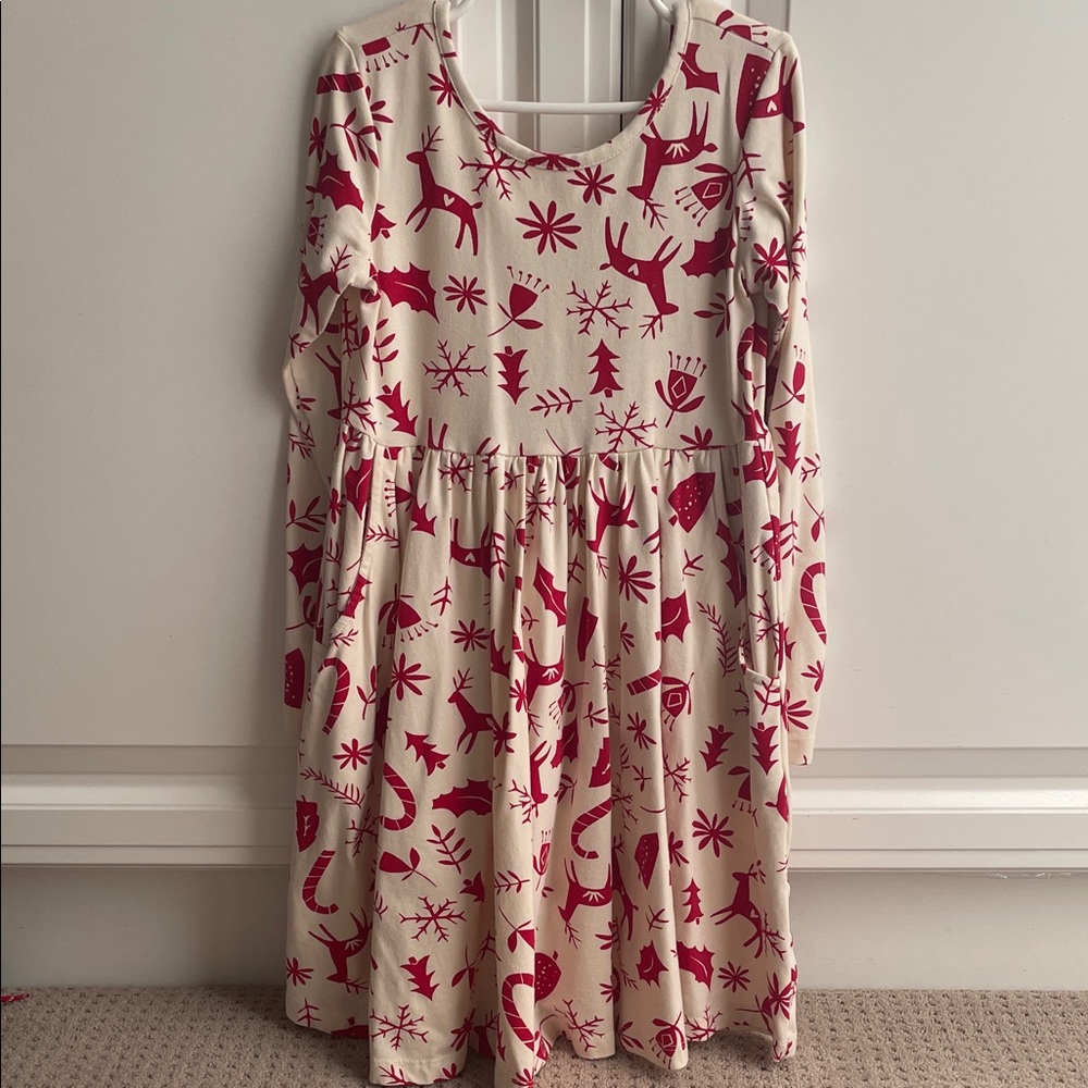 Girl’s dress. Hanna Andersson skater dress with pockets. Christmas size 6-7